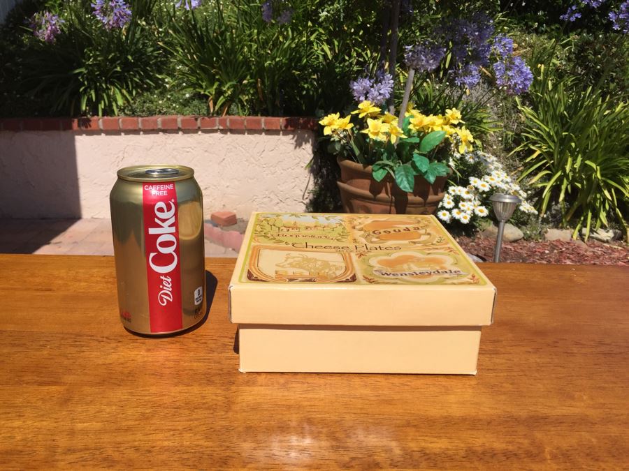 Set Of Four Cheese Plates [Photo 2]