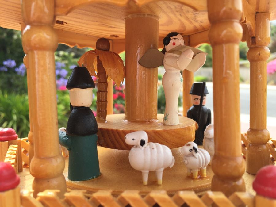 24' 4 Tier Wood Pyramid With Box [Photo 6]