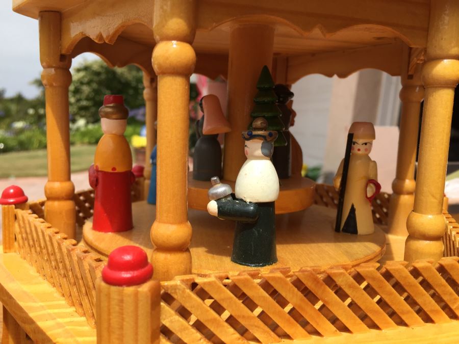 24' 4 Tier Wood Pyramid With Box [Photo 7]