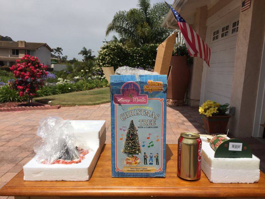 Pair Of DISNEY Decorations And Jim Shore Decoration [Photo 3]