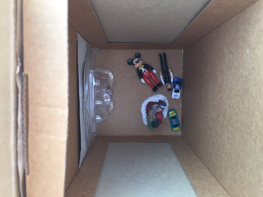 Pair Of DISNEY Decorations And Jim Shore Decoration [Photo 8]