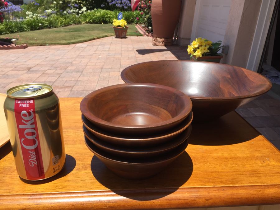 Walnut Wooden Salad Bowl Set, Glass Dome Cheese Plate And Wooden Chip & Dip Vegetable Server [Photo 10]