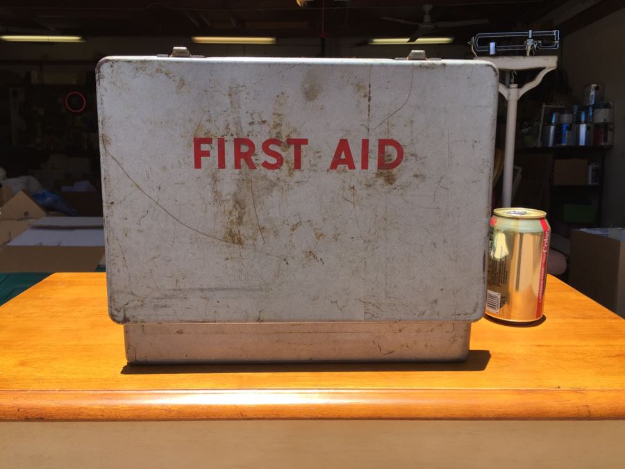 Vintage Metal First Aid Kit With Supplies [Photo 1]