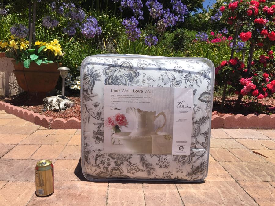 New Valerie Queen Size Comforter With Two Shams [Photo 1]