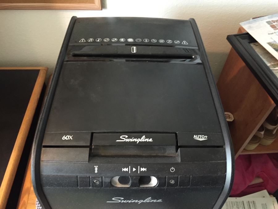 Swingline Stack And Shred 60X Shredder [Photo 2]