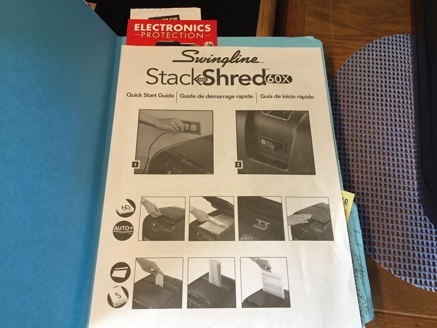 Swingline Stack And Shred 60X Shredder [Photo 4]