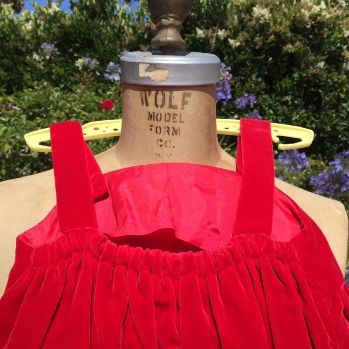 Girls Red Velvet Dress [Photo 5]