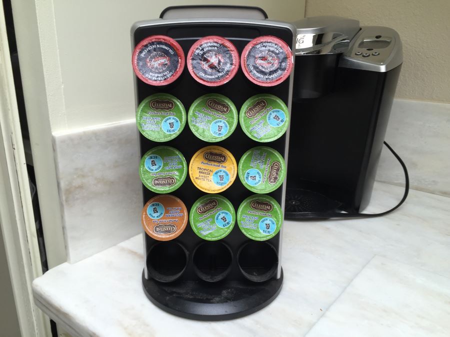 Keurig Coffee Maker With Keurig Cup Holder And Cups [Photo 5]