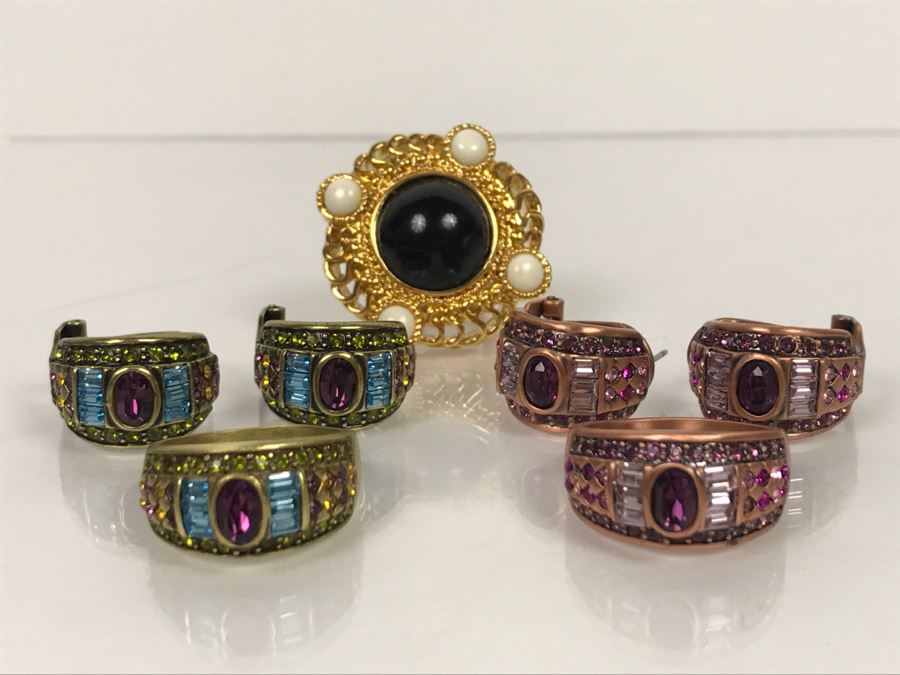 Costume Jewelry Lot With (3) Rings And Matching Earrings (2) Matching Rings Size 8 1/2 Gold Tone Ring Size 7 1/2 [Photo 2]