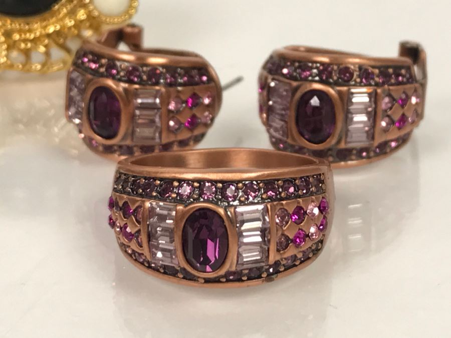 Costume Jewelry Lot With (3) Rings And Matching Earrings (2) Matching Rings Size 8 1/2 Gold Tone Ring Size 7 1/2 [Photo 4]