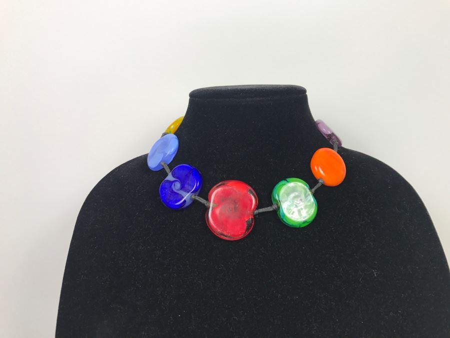 Colored Art Glass Necklace [Photo 3]