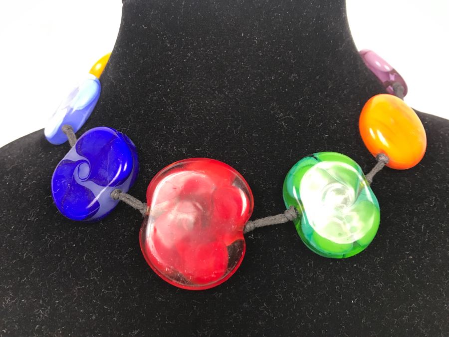 Colored Art Glass Necklace [Photo 4]