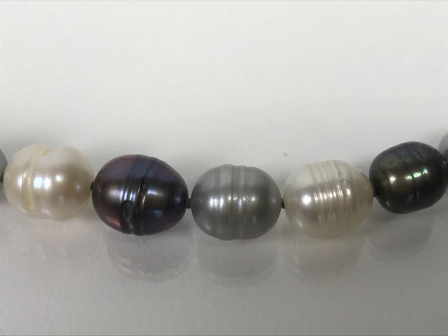 Pair Of Pearl Necklaces [Photo 5]