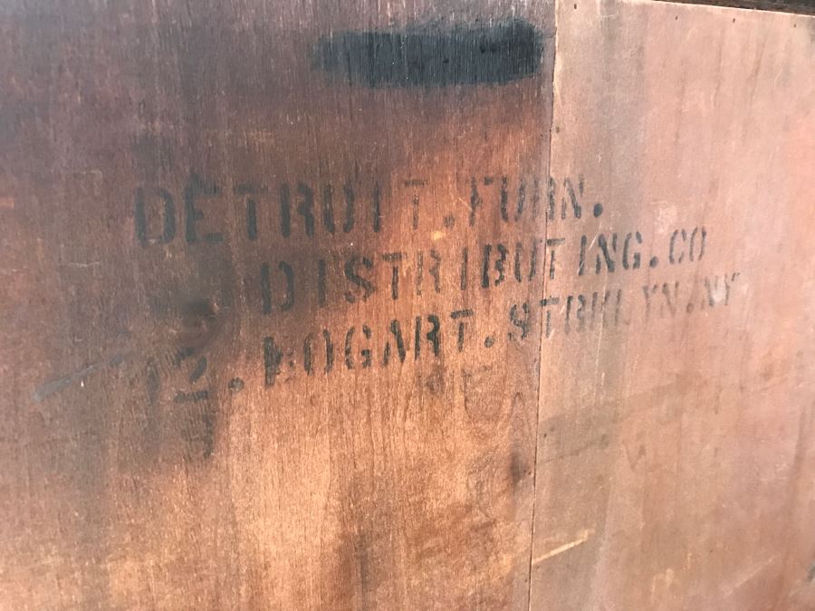 Art Deco Bedroom Set With Vanity And Bench, Dresser With Mirror, Gentleman's Dresser, Nightstand And Full Size Bed By Detroit Furniture Co [Photo 31]