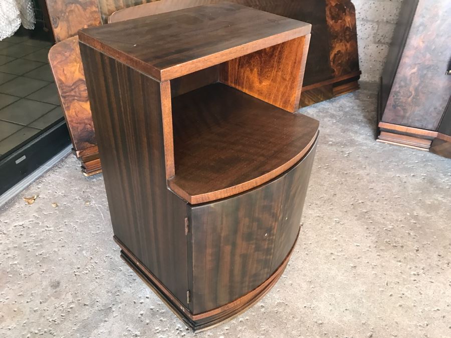 Art Deco Bedroom Set With Vanity And Bench, Dresser With Mirror, Gentleman's Dresser, Nightstand And Full Size Bed By Detroit Furniture Co [Photo 22]