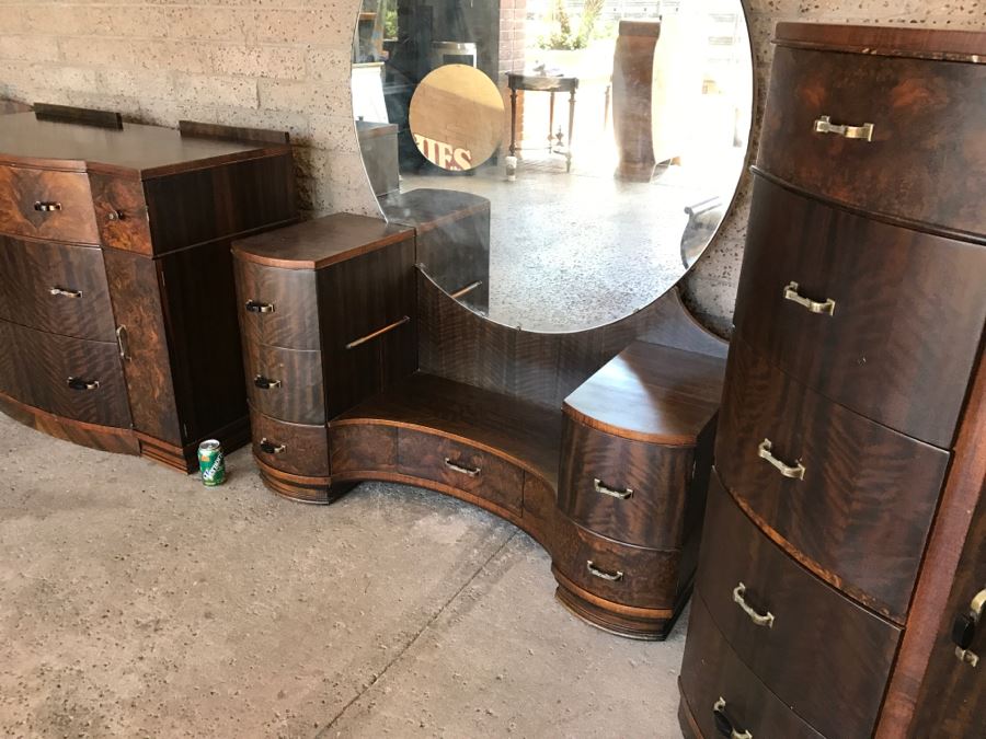 Art Deco Bedroom Set With Vanity And Bench, Dresser With Mirror, Gentleman's Dresser, Nightstand And Full Size Bed By Detroit Furniture Co [Photo 9]