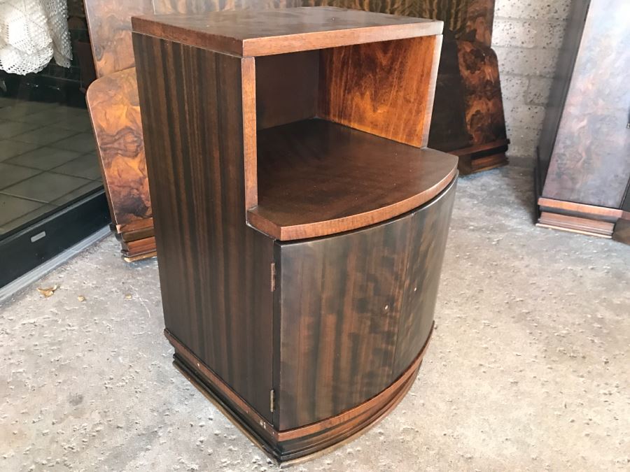 Art Deco Bedroom Set With Vanity And Bench, Dresser With Mirror, Gentleman's Dresser, Nightstand And Full Size Bed By Detroit Furniture Co [Photo 21]