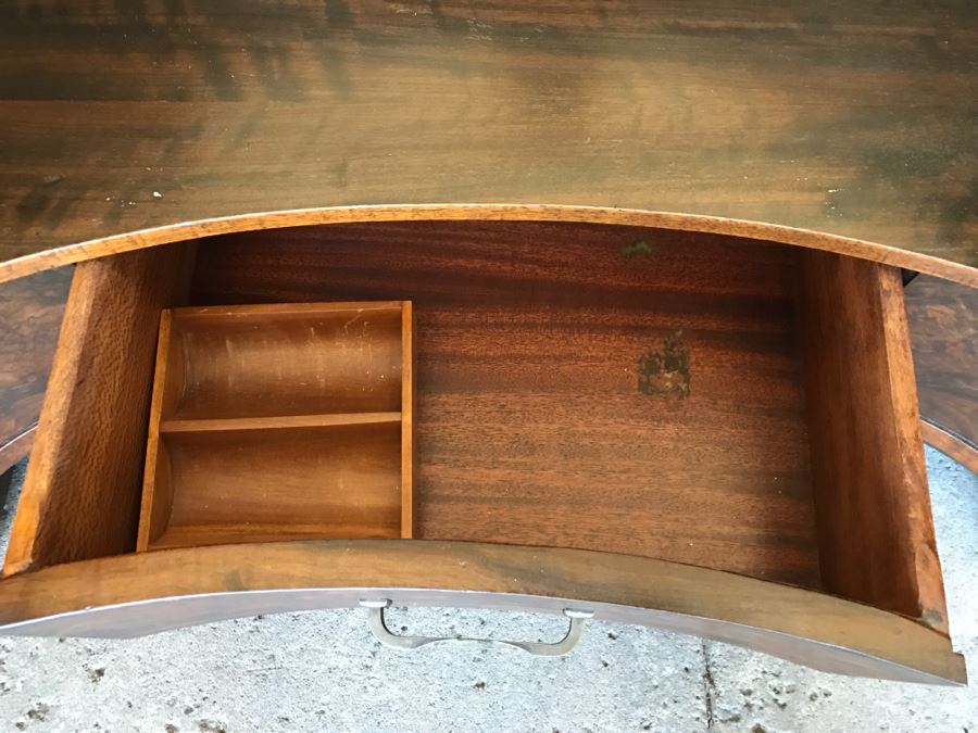 Art Deco Bedroom Set With Vanity And Bench, Dresser With Mirror, Gentleman's Dresser, Nightstand And Full Size Bed By Detroit Furniture Co [Photo 24]