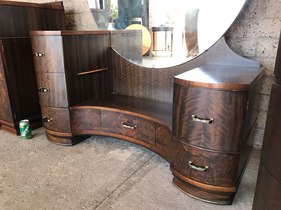 Art Deco Bedroom Set With Vanity And Bench, Dresser With Mirror, Gentleman's Dresser, Nightstand And Full Size Bed By Detroit Furniture Co [Photo 7]