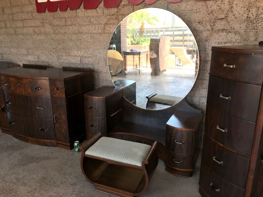 Art Deco Bedroom Set With Vanity And Bench, Dresser With Mirror, Gentleman's Dresser, Nightstand And Full Size Bed By Detroit Furniture Co [Photo 5]