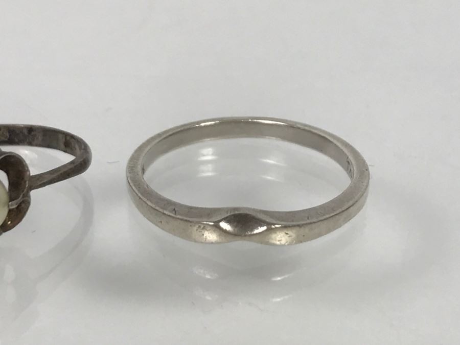 Set Of (3) Sterling Silver Rings One With Pearl 6.8g [Photo 4]