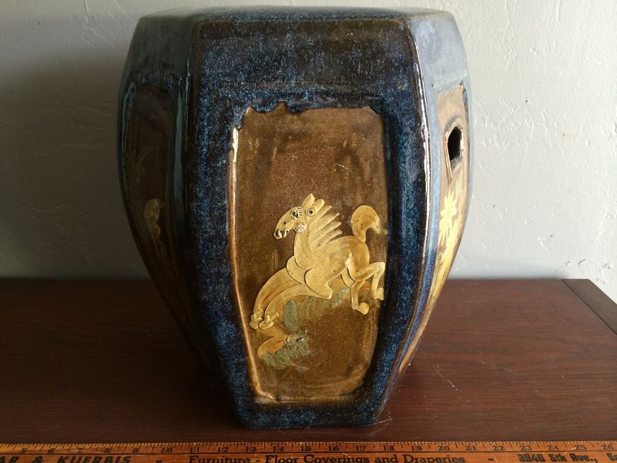 Glazed Art Pottery Stand [Photo 4]