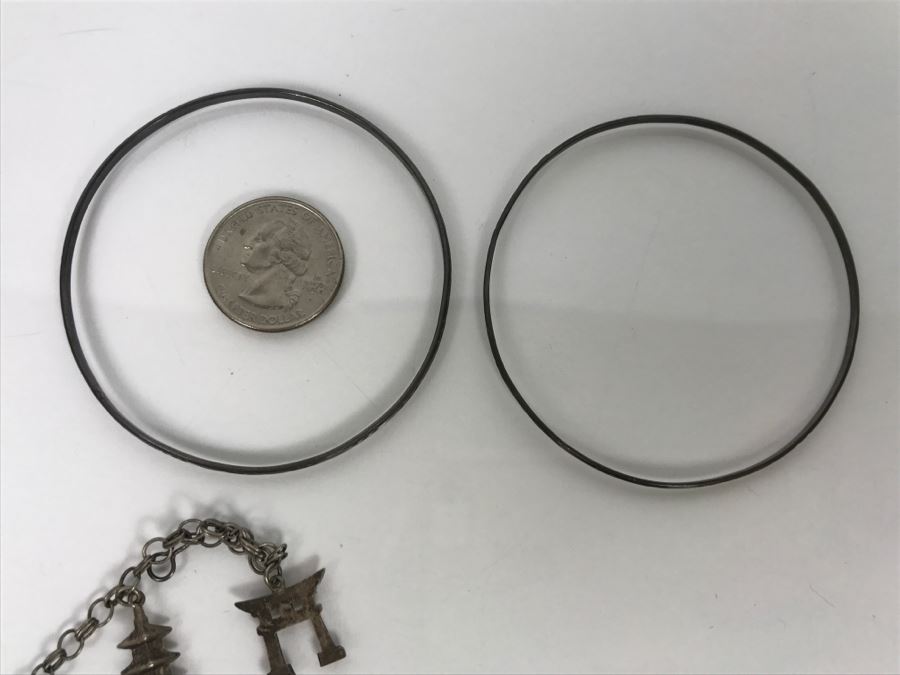Chinese Sterling Silver Charm Bracelet With Pair Of Sterling Silver Bangle Bracelets 20.6g [Photo 15]