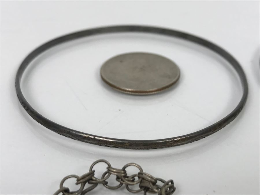 Chinese Sterling Silver Charm Bracelet With Pair Of Sterling Silver Bangle Bracelets 20.6g [Photo 16]