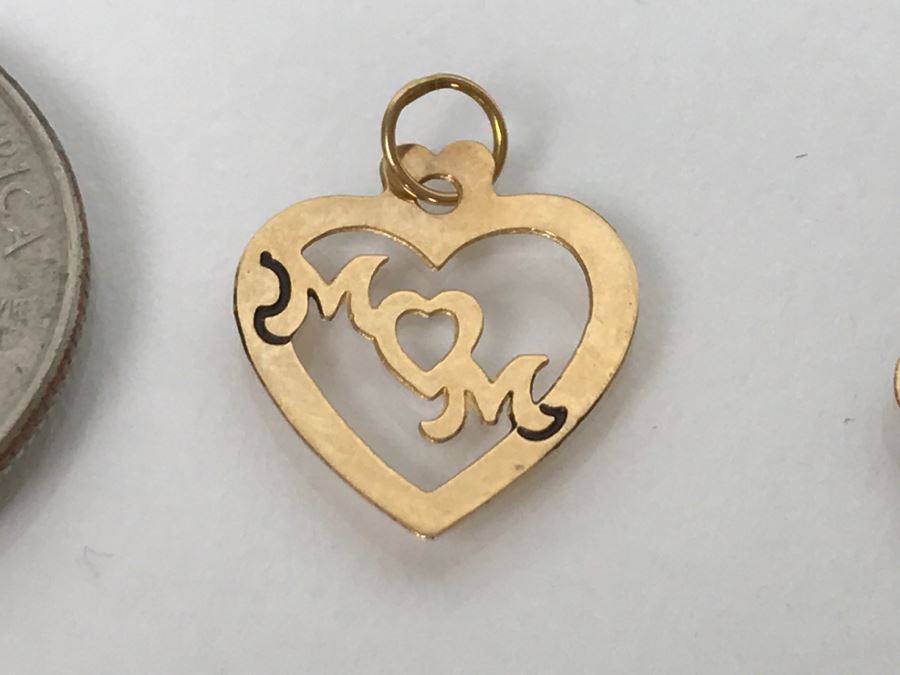 Pair Of 14K Yellow Gold Mom Pendants 0.5g [Photo 3]