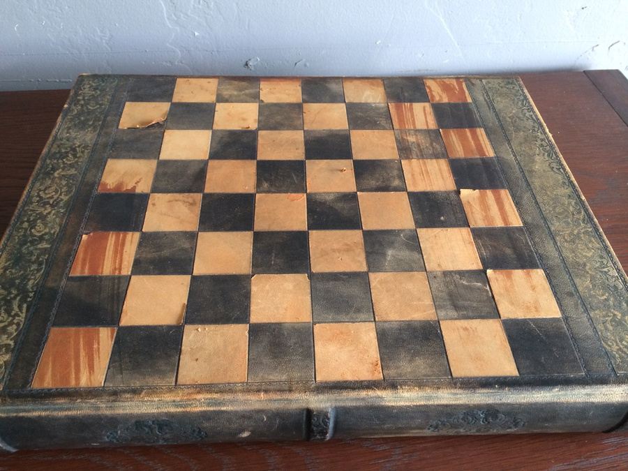 Metal Chess Set in Leather Bound Book Style Storage Case [Photo 4]