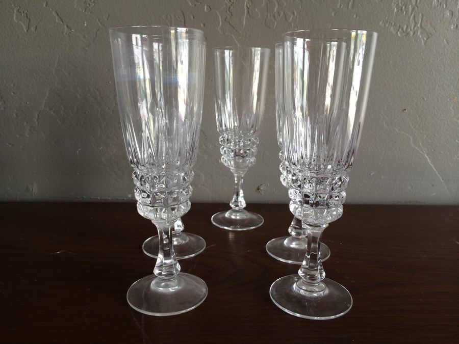 Crystal Stemware [Photo 2]