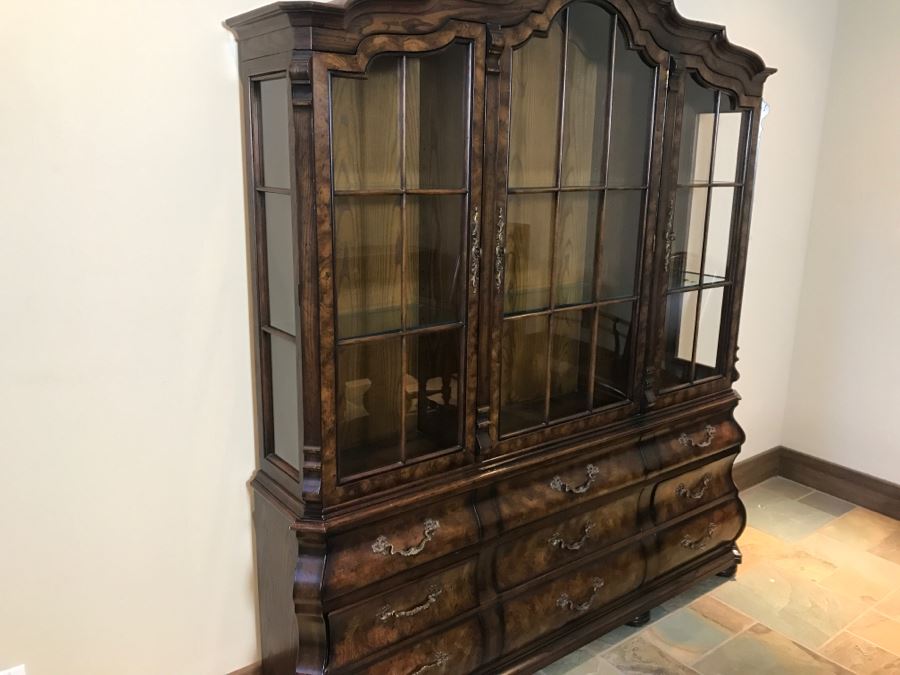 Henredon Fine Furniture Wooden China Cabinet With Overhead Lighting [Photo 3]