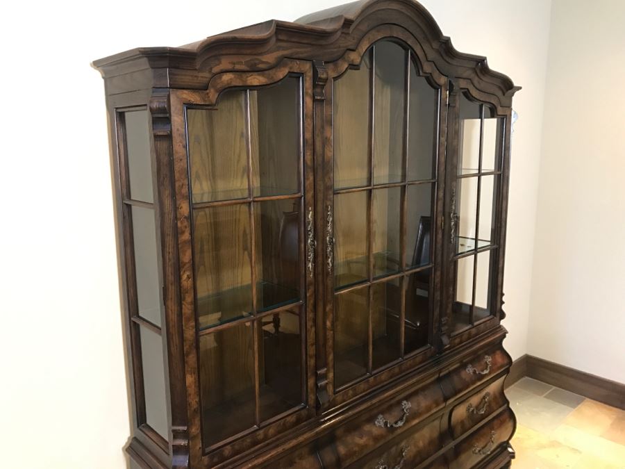 Henredon Fine Furniture Wooden China Cabinet With Overhead Lighting [Photo 7]