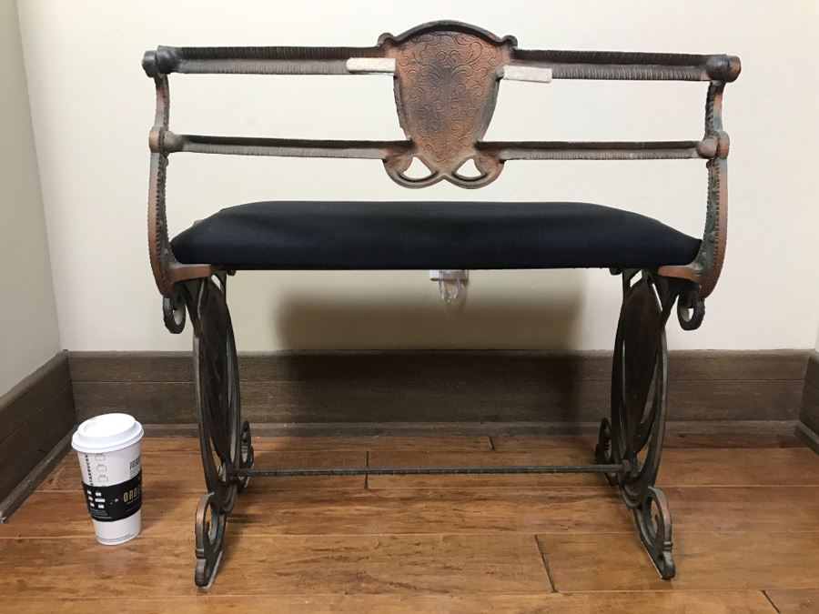 Stylish Wrought Iron Bench [Photo 10]