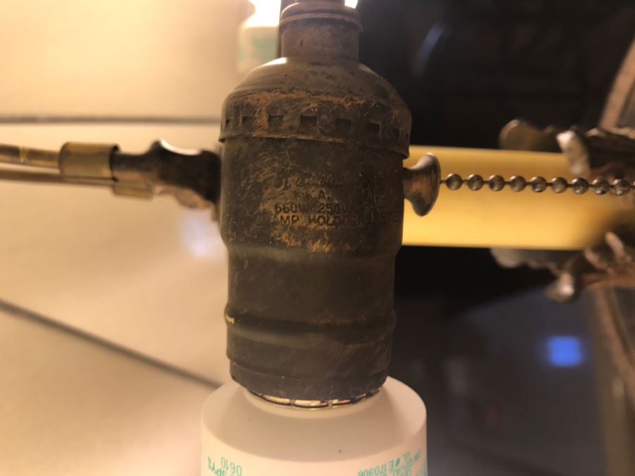 Metal Base Floor Lamp [Photo 6]