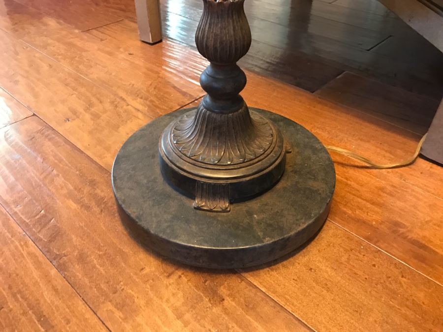 Metal Base Floor Lamp [Photo 5]