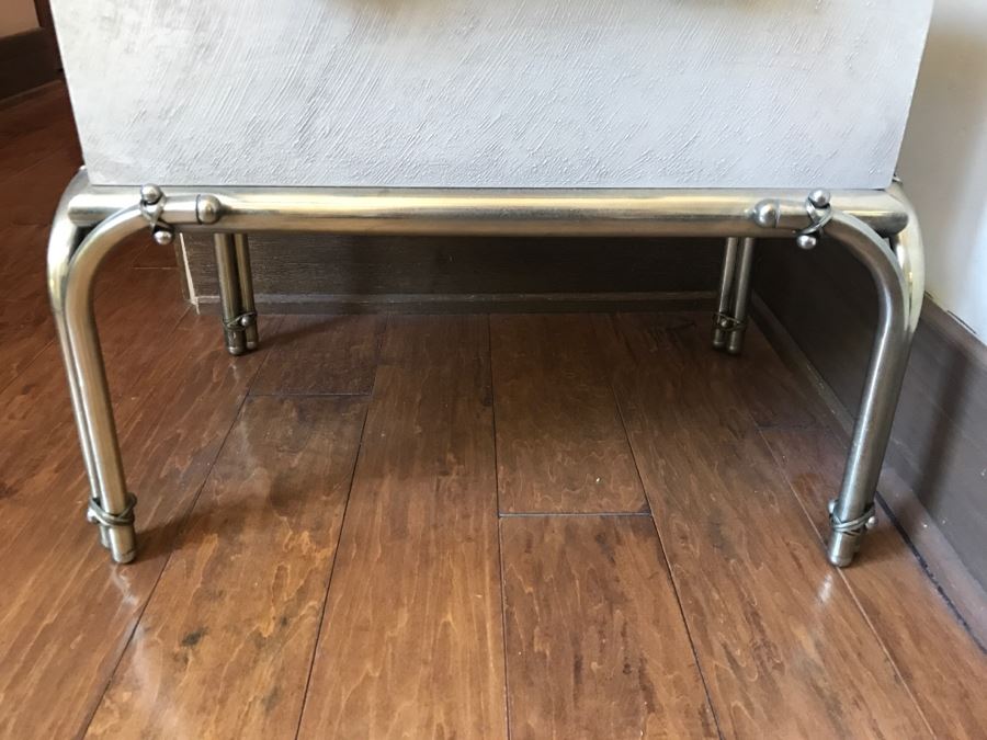 Stylish Storage Box On Metal Stand [Photo 6]