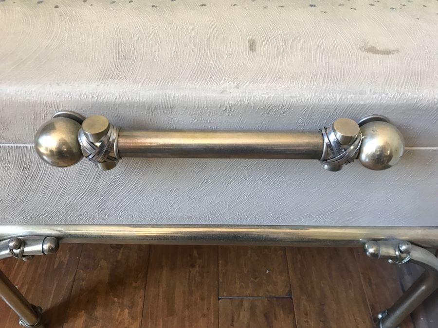 Stylish Storage Box On Metal Stand [Photo 5]