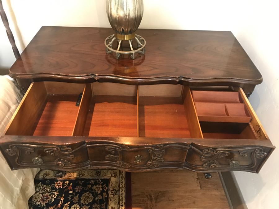 Pair Of Stunning Henredon Four Centuries Wooden Serpentine Front Chest Of Drawers [Photo 2]