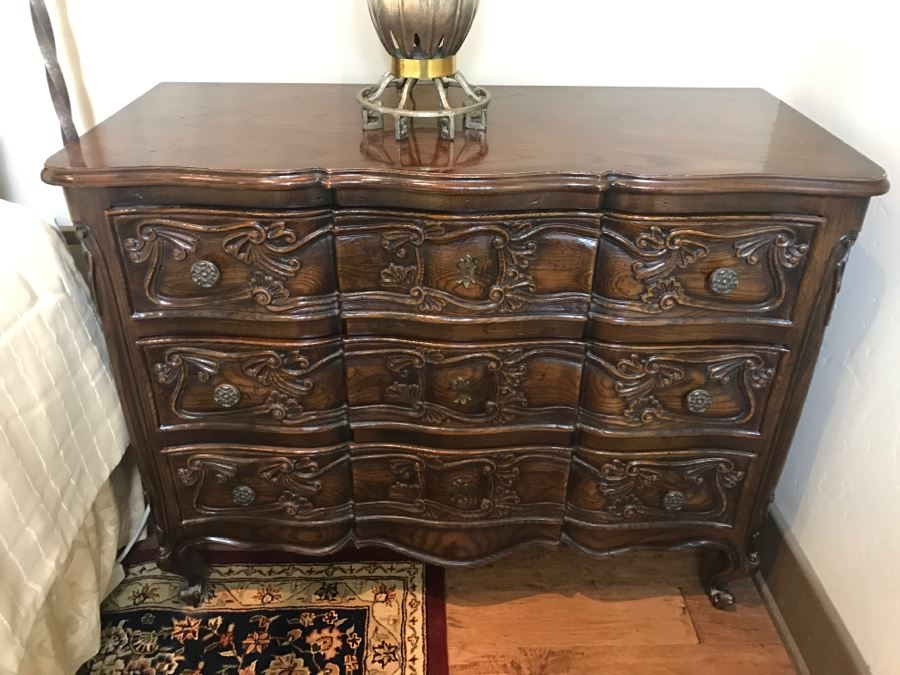 Pair Of Stunning Henredon Four Centuries Wooden Serpentine Front Chest Of Drawers [Photo 11]