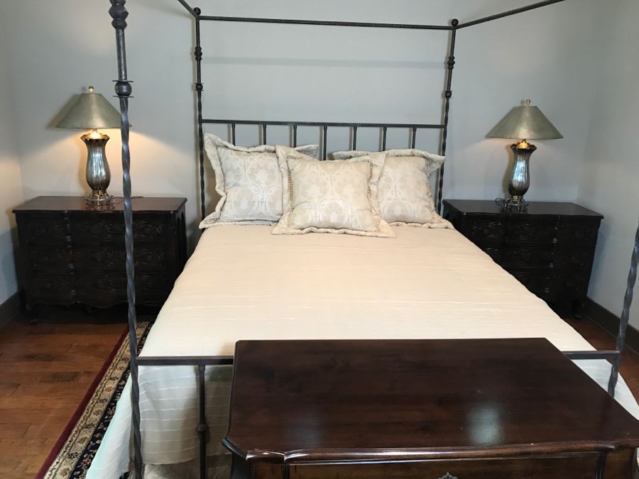 Pair Of Stunning Henredon Four Centuries Wooden Serpentine Front Chest Of Drawers [Photo 5]