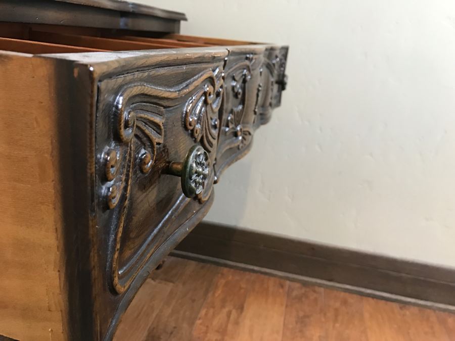 Pair Of Stunning Henredon Four Centuries Wooden Serpentine Front Chest Of Drawers [Photo 15]