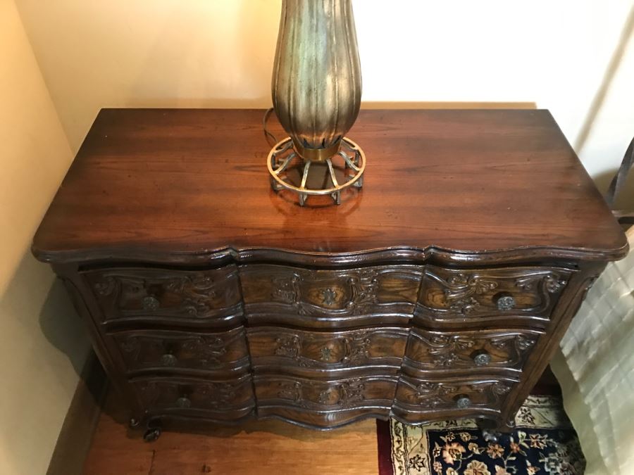 Pair Of Stunning Henredon Four Centuries Wooden Serpentine Front Chest Of Drawers [Photo 21]