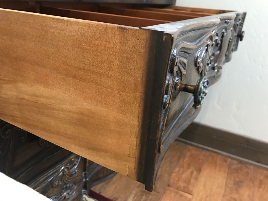 Pair Of Stunning Henredon Four Centuries Wooden Serpentine Front Chest Of Drawers [Photo 13]