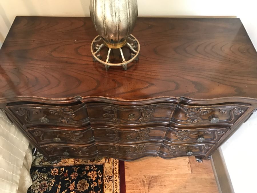 Pair Of Stunning Henredon Four Centuries Wooden Serpentine Front Chest Of Drawers [Photo 10]