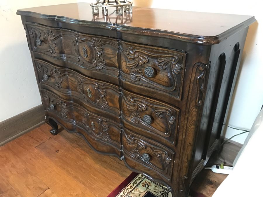 Pair Of Stunning Henredon Four Centuries Wooden Serpentine Front Chest Of Drawers [Photo 22]