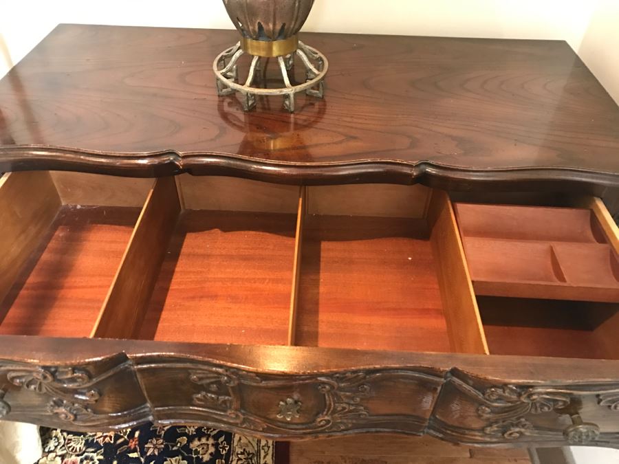 Pair Of Stunning Henredon Four Centuries Wooden Serpentine Front Chest Of Drawers [Photo 12]