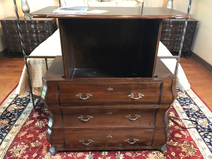 INCA Power Ride TV Lift With Remote (Use As Safe) Note That One Of Faux Pulls Is Damaged [Photo 3]