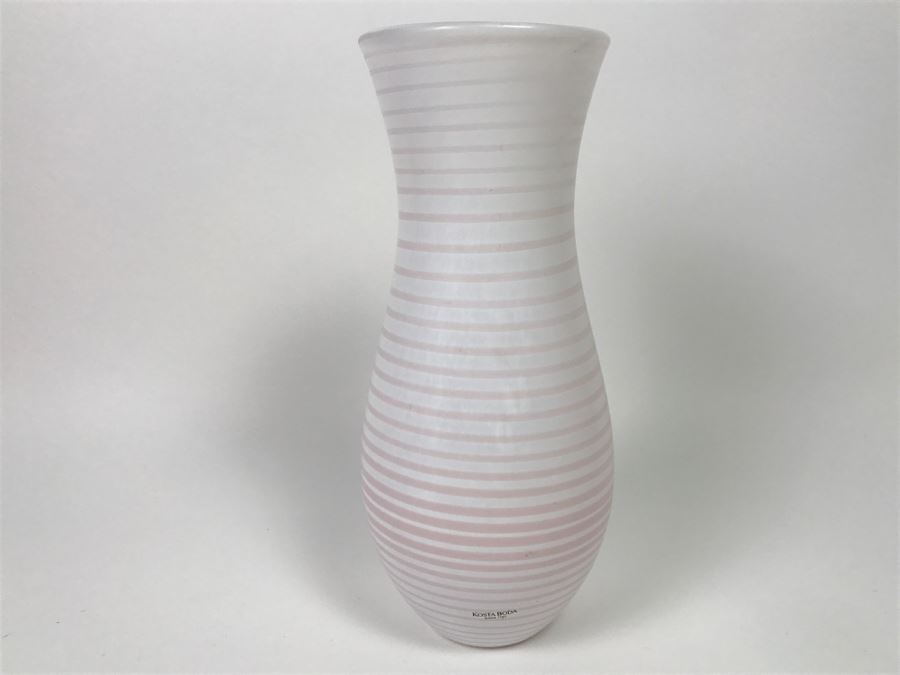 Signed KOSTA BODA Swedish Vase [Photo 3]