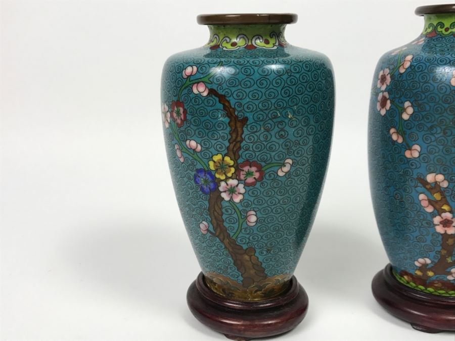 Pair Of Vintage Chinese Cloisonne Vases On Wooden Stands [Photo 9]